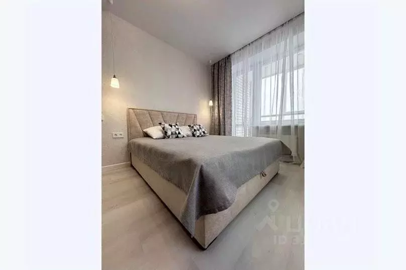 1-к кв. Тюменская область, Тюмень ул. Мельникайте, 2к19 (60.0 м) - Фото 0