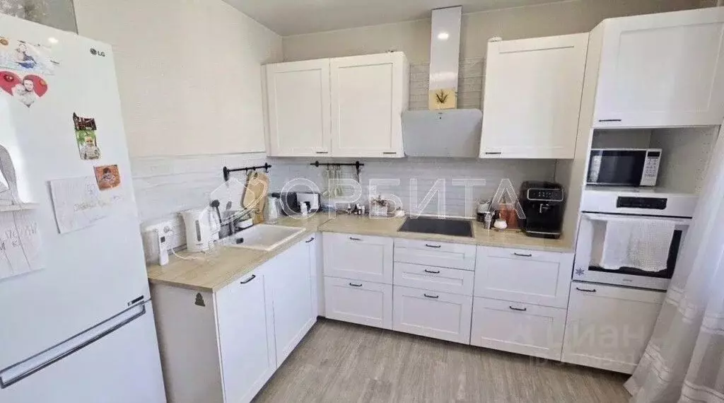 2-к кв. Тюменская область, Тюмень ул. Мельникайте, 38к1 (58.9 м) - Фото 1