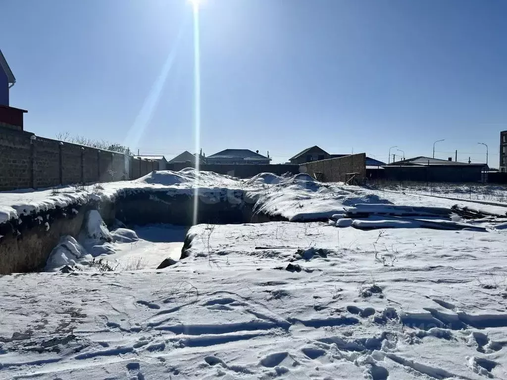 Участок в Крым, Симферопольский район, Гвардейское пгт ул. Кирова ... - Фото 2