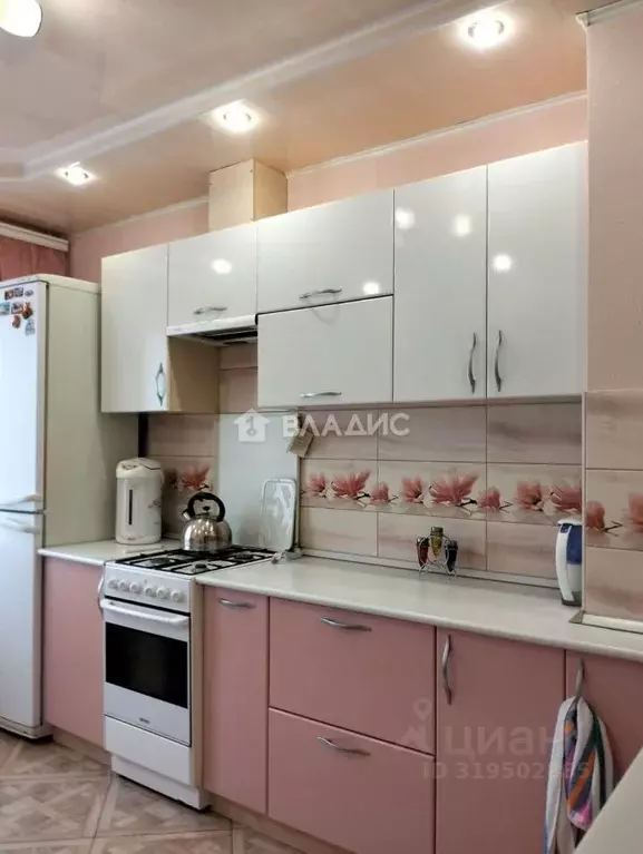 3-к кв. Саратовская область, Балаково ул. Факел Социализма, 22 (64.0 ... - Фото 0