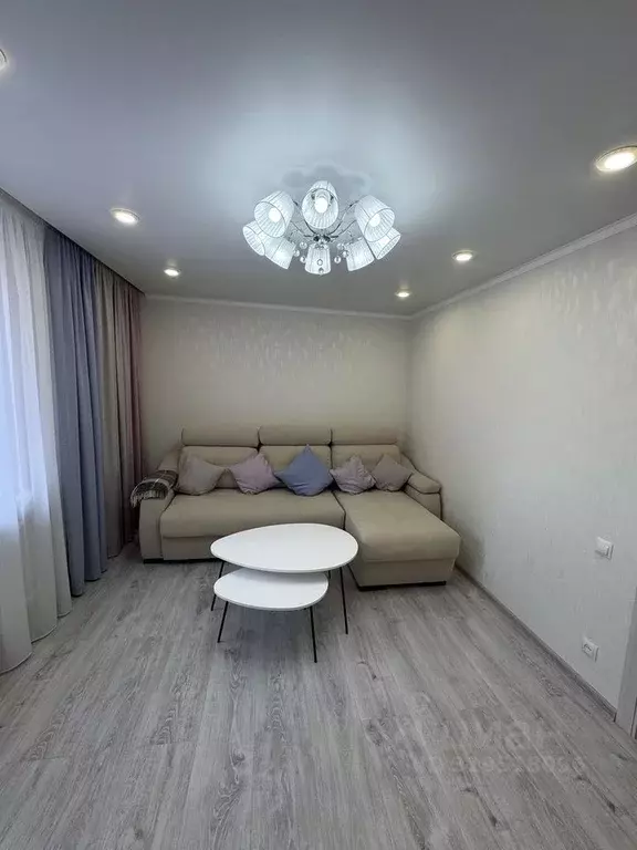 3-к кв. Чувашия, Чебоксары ул. Энтузиастов, 38/8 (64.2 м) - Фото 1