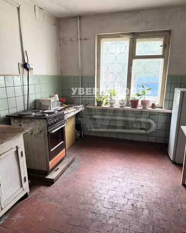 Комната 12 м в 9-к., 1/5 эт. - Фото 1