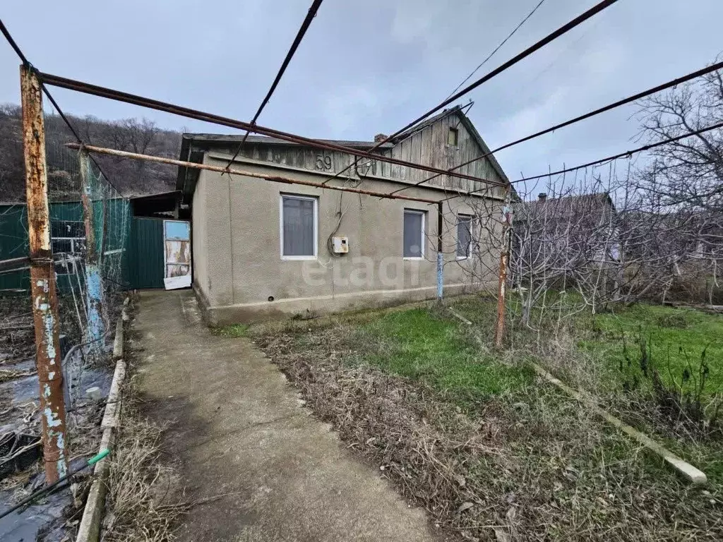 Дом в Крым, Алушта муниципальный округ, с. Приветное  (52 м) - Фото 1