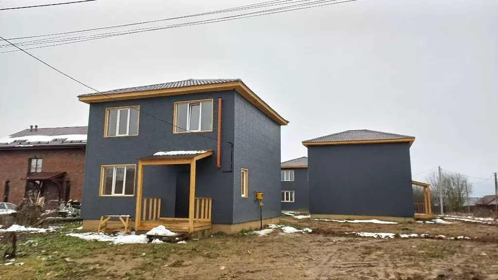 Дом в Ленинградская область, Ломоносовский район, Русско-Высоцкое ... - Фото 1