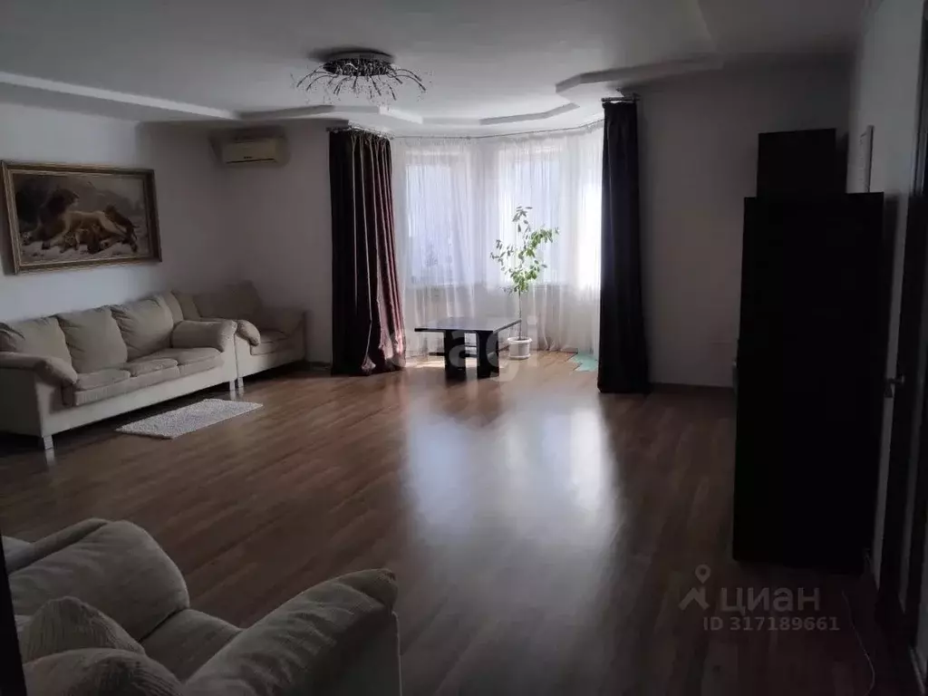 3-к кв. Краснодарский край, Горячий Ключ ул. Ленина, 211Б (98.0 м) - Фото 0