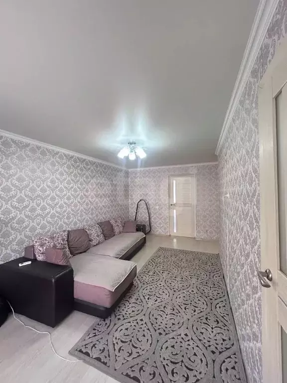 2-к кв. Калмыкия, Элиста ул. Илишкина, 3 (45.0 м) - Фото 1