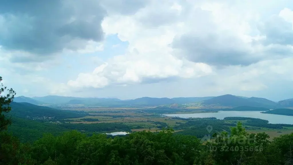 Участок в Севастополь с. Орлиное, ул. Кипарисовая, 18 (9.0 сот.) - Фото 1