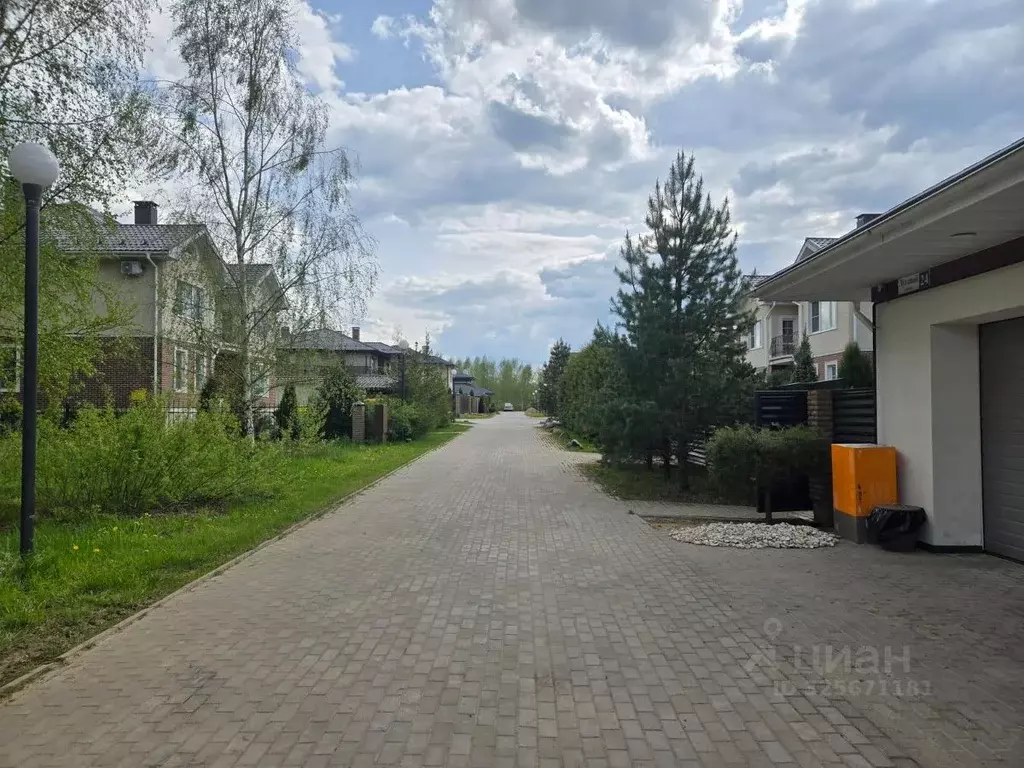 Участок в Московская область, Наро-Фоминский городской округ, д. ... - Фото 1