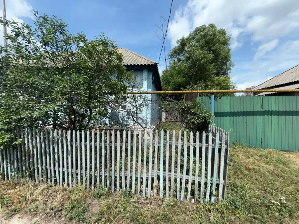 Дом в Белгородская область, Старооскольский городской округ, с. ... - Фото 1