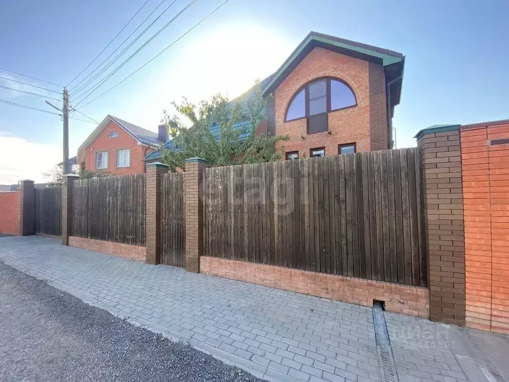 Дом в Ростовская область, Батайск Луговой пер. (330 м) - Фото 1