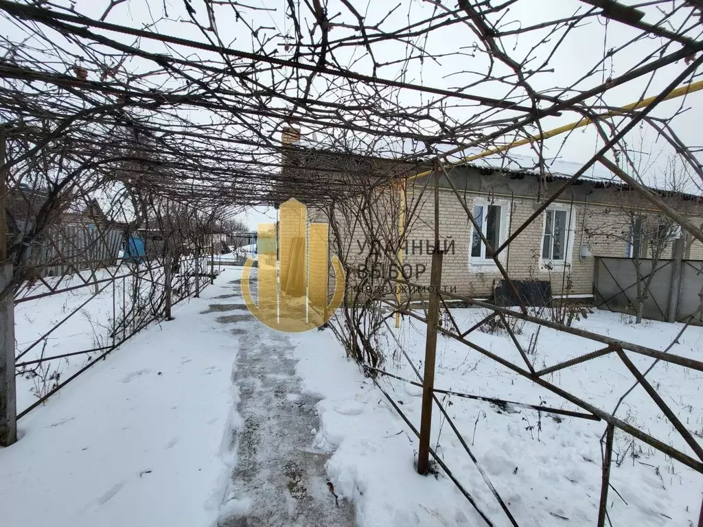 Дом в Ростовская область, Белокалитвинский район, Нижнепоповское ... - Фото 1