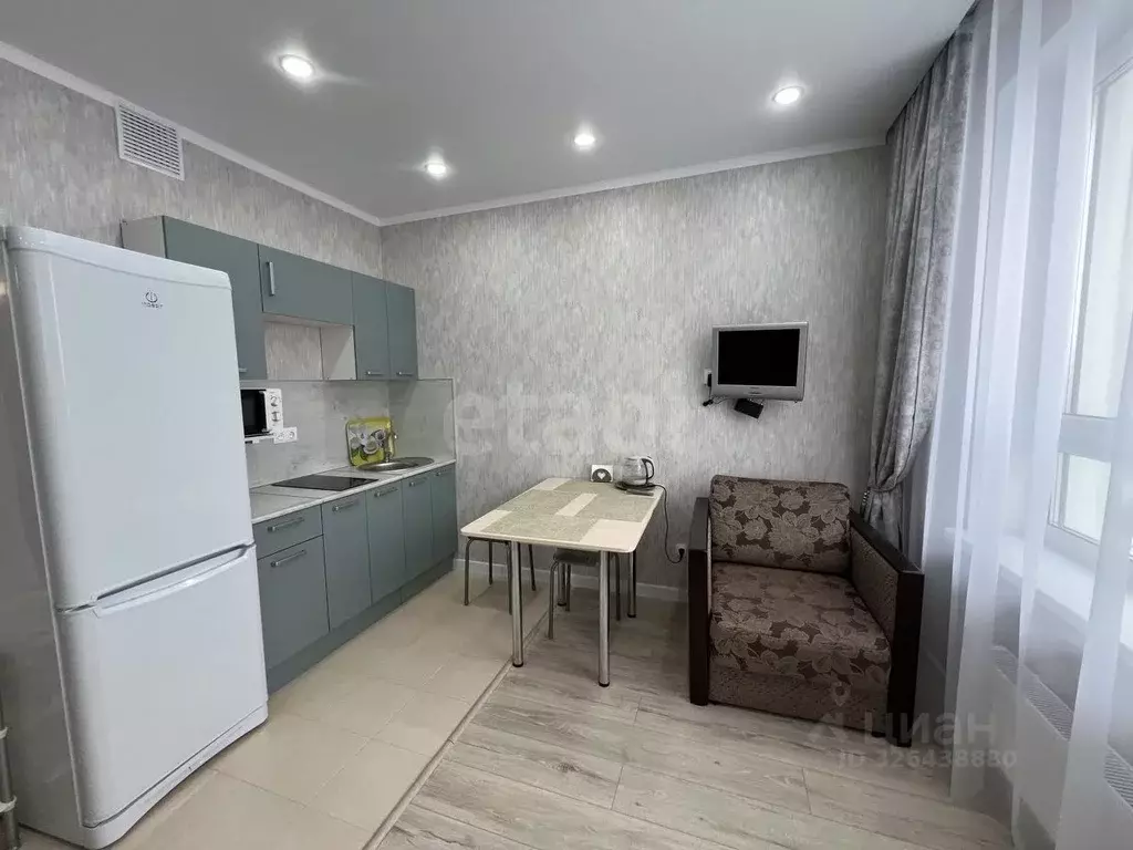 Студия Тюменская область, Тюмень ул. Фармана Салманова, 15 (25.0 м) - Фото 2