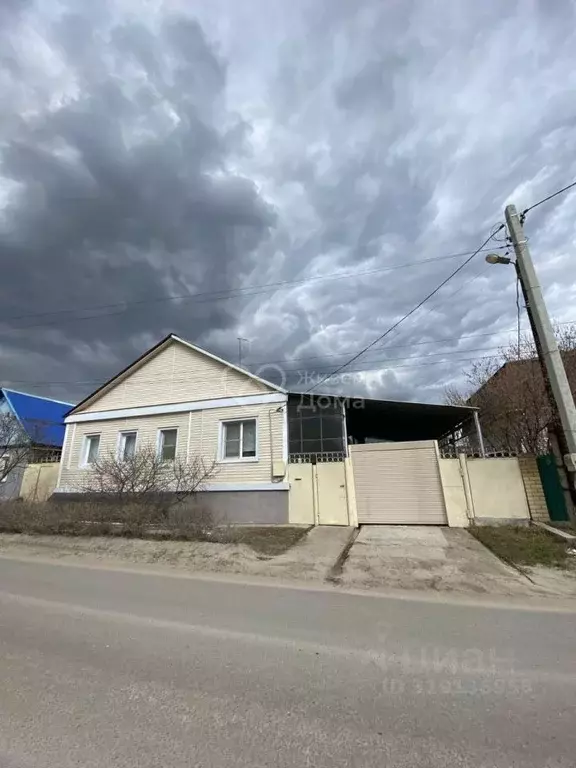 Дом в Волгоградская область, Волгоград Ужгородская ул. (177 м) - Фото 0