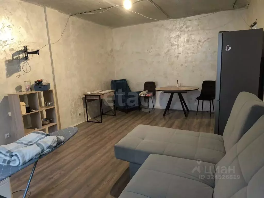 2-к кв. Свердловская область, Заречный ул. Счастливая, 4 (65.5 м) - Фото 0