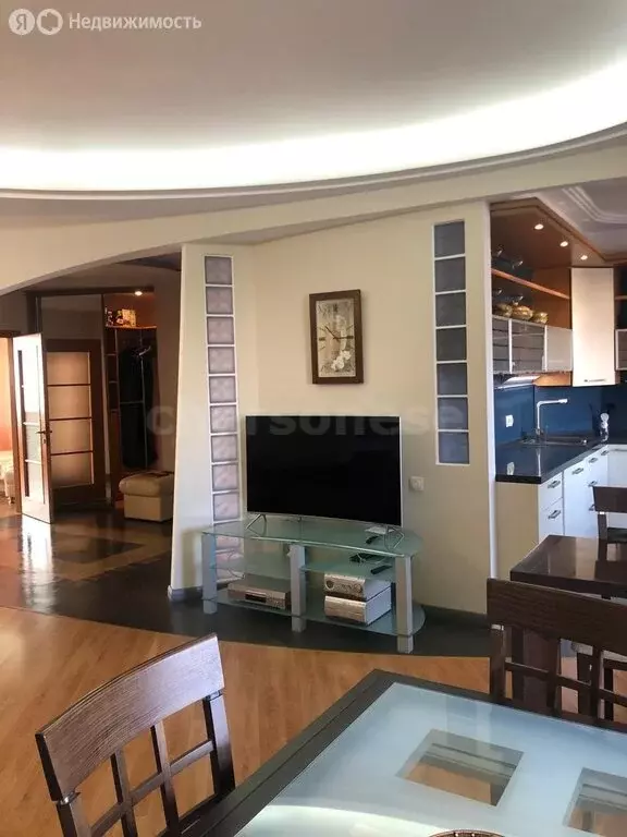 3-комнатная квартира: Севастополь, улица Суворова, 22А (100 м) - Фото 1