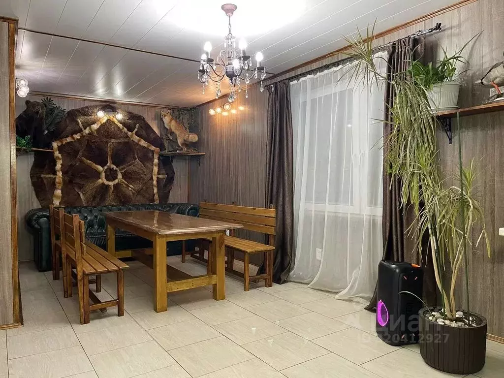 Дом в Ханты-Мансийский АО, Сургут Нагорная ул., 40 (150 м) - Фото 1