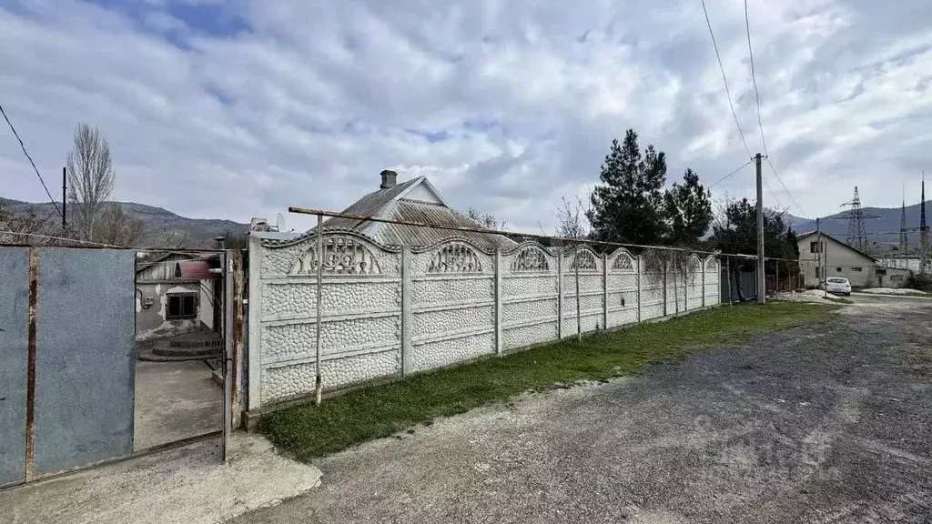 Дом в Крым, Феодосия муниципальный округ, Щебетовка пгт пер. Заводской ... - Фото 1