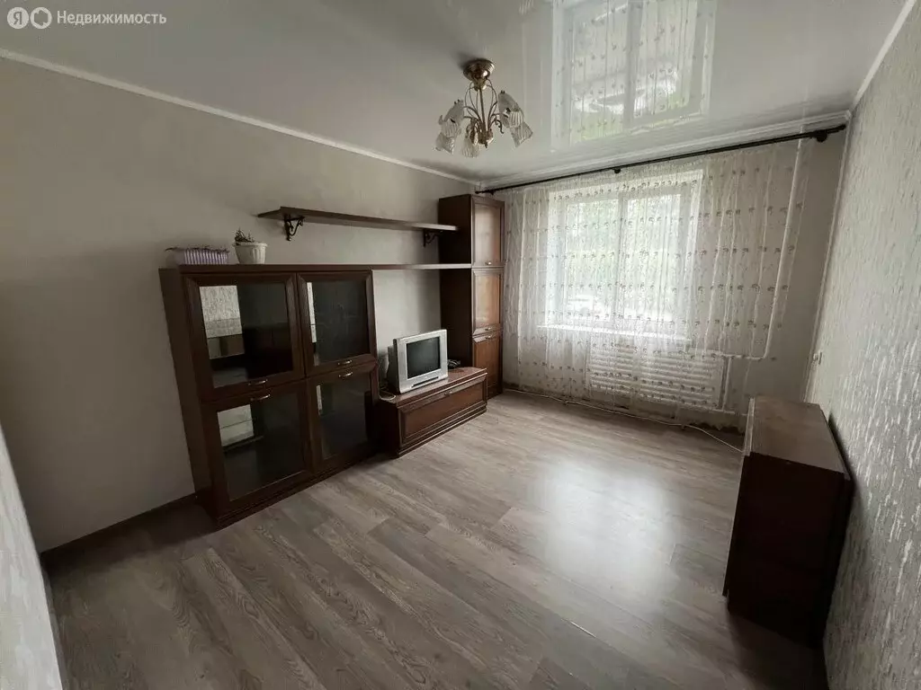 3-комнатная квартира: Уфа, улица Рабкоров, 8 (60.3 м) - Фото 0