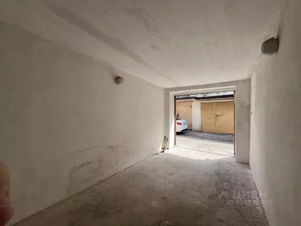 Гараж в Крым, Симферополь ул. Комсомольская, 8 (16 м) - Фото 2