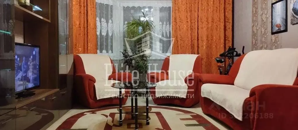 2-к кв. Калужская область, Калуга Хрустальная ул., 44к4 (60.5 м) - Фото 0