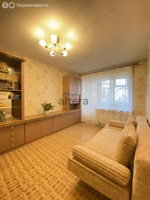 3-комнатная квартира: Казань, улица Шаляпина, 45 (51 м) - Фото 0