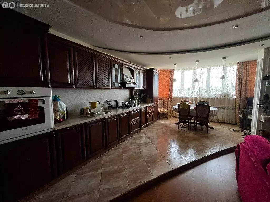 4-комнатная квартира: Якутск, улица Чехова, 35 (130.7 м) - Фото 1