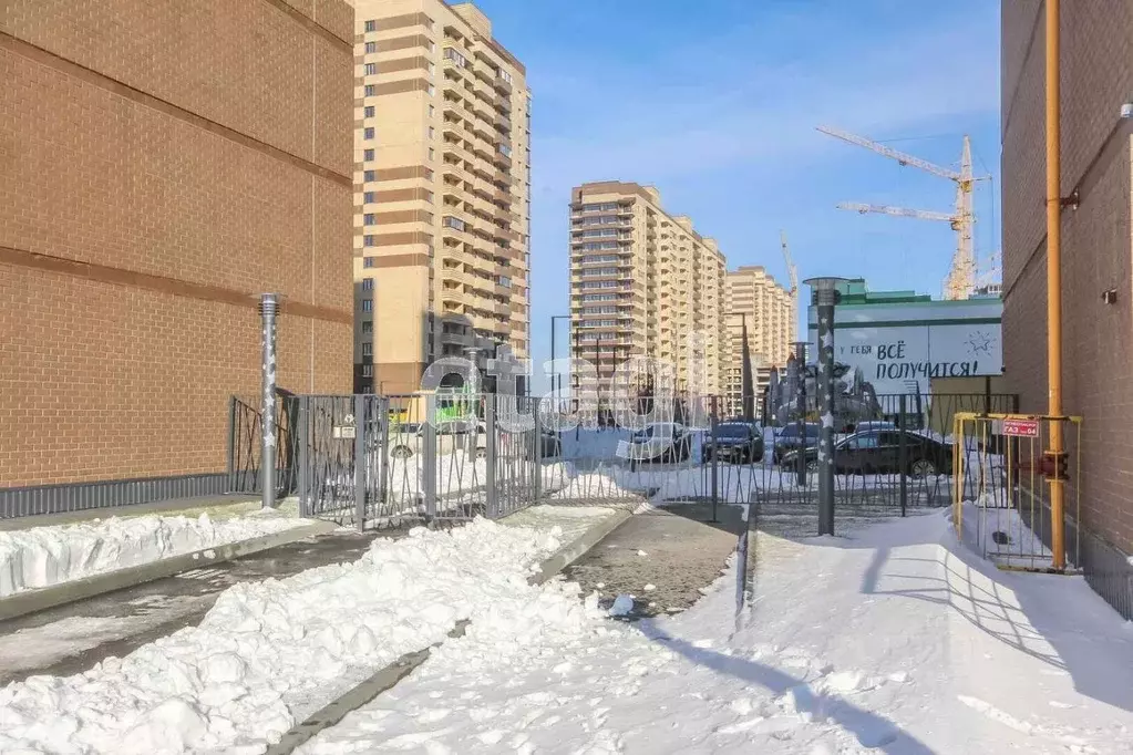 1-к кв. Тюменская область, Тюмень ул. Тимофея Чаркова, 81к2 (34.5 м) - Фото 1