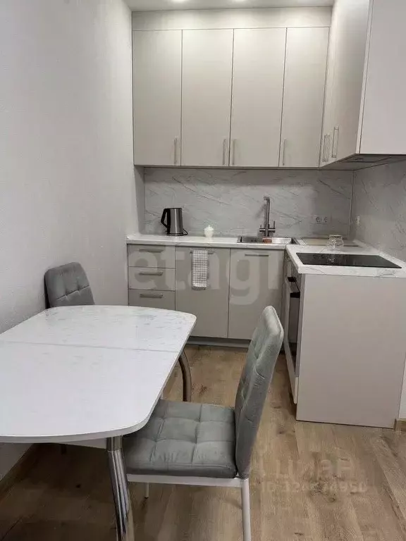 1-к кв. Тюменская область, Тюмень ул. Фармана Салманова, 21 (34.0 м) - Фото 1