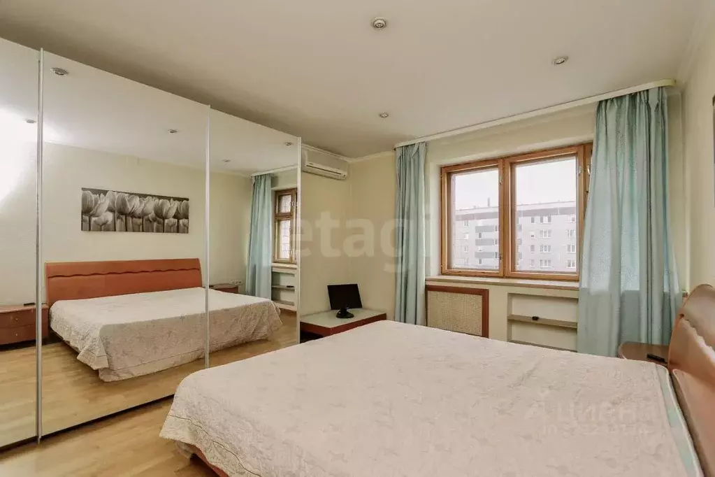 4-к кв. Удмуртия, Ижевск ул. 10 лет Октября, 21 (126.5 м) - Фото 0