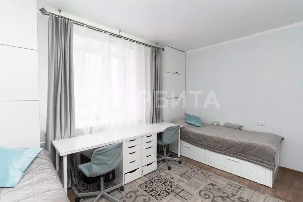 3-к кв. Тюменская область, Тюмень ул. Николая Зелинского, 21 (89.4 м) - Фото 1