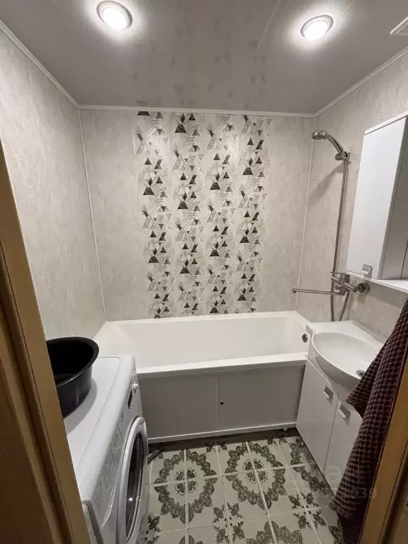 2-к кв. Нижегородская область, Дзержинск Октябрьская ул., 25 (50.0 м) - Фото 1