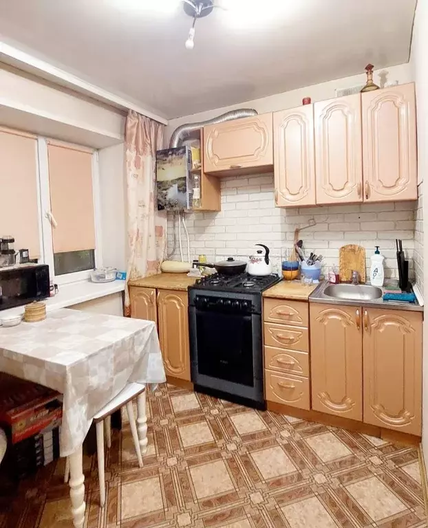 2-к кв. Псковская область, Великие Луки ул. Энгельса, 6 (42.8 м) - Фото 1