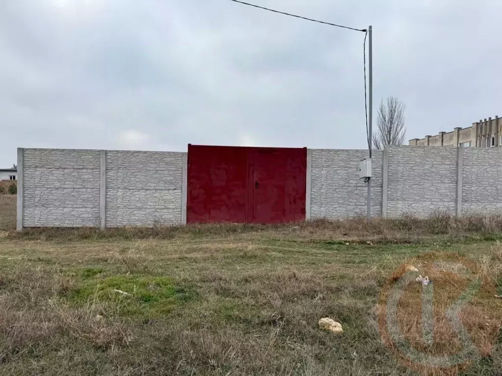 Участок в Крым, Сакский район, с. Суворовское ул. Суворовская, 35 ... - Фото 1