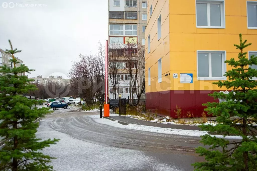 3-комнатная квартира: Мурманск, проезд Михаила Бабикова, 6А (67.3 м) - Фото 1