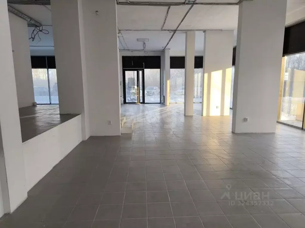 Помещение свободного назначения в Тюменская область, Тюмень ДОК мкр, ... - Фото 0