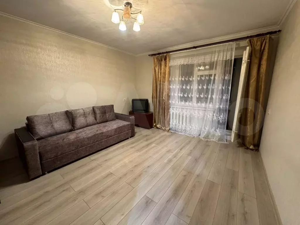 1-к. квартира, 46 м, 3/6 эт. - Фото 0
