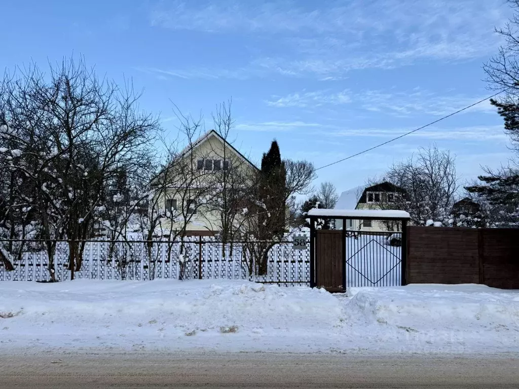 Дом в Новгородская область, Новгородский район, Трубичинское с/пос, д. ... - Фото 1