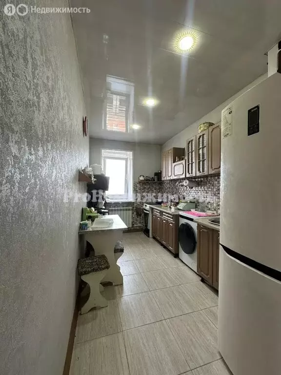 3-комнатная квартира: Кызыл, улица Ленина, 64 (62 м) - Фото 1
