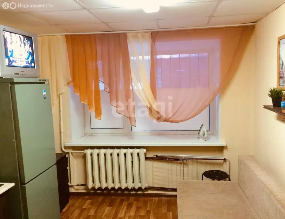 3-комнатная квартира: Тюмень, улица Энергетиков, 6 (55.8 м) - Фото 0