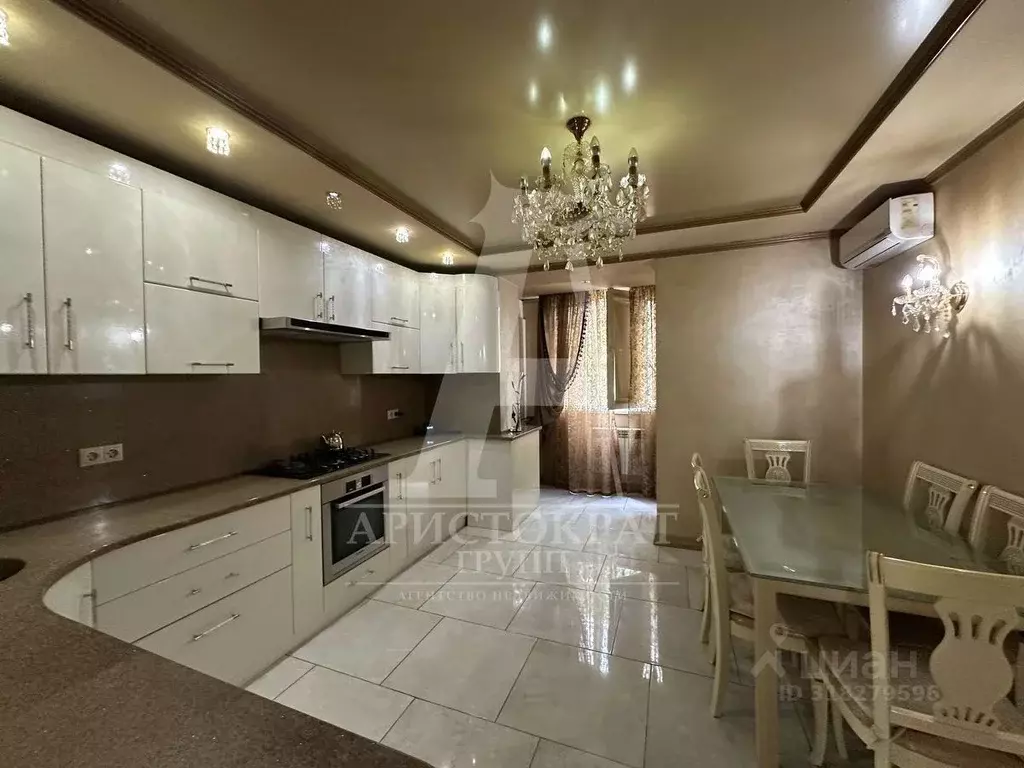 3-к кв. Ставропольский край, Ессентуки ул. Шмидта, 51 (110.0 м) - Фото 0