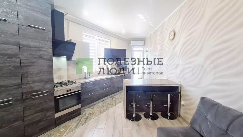 3-к. квартира, 55 м, 3/3 эт. - Фото 0