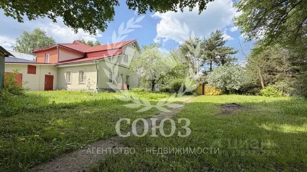 Дом в Калужская область, Жуковский муниципальный округ, с. Тарутино ... - Фото 1