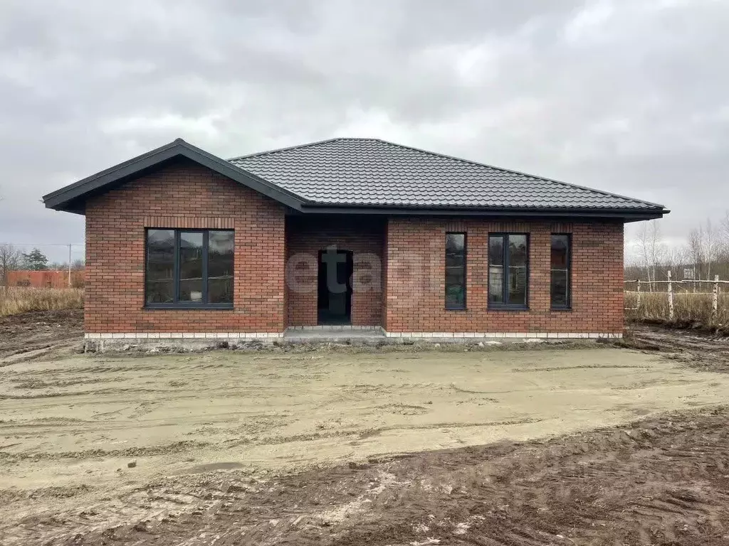 Дом в Брянская область, Брянский район, Отрадненское с/пос, с. ... - Фото 1