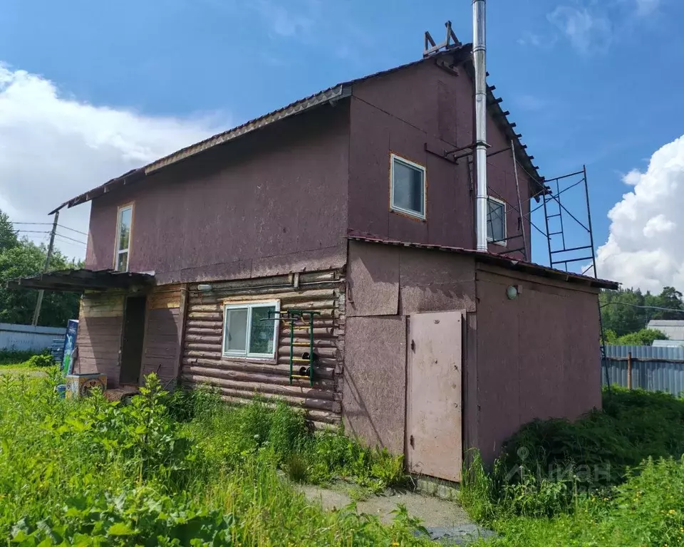 Дом в Свердловская область, Дегтярск ул. Карпинского (99 м) - Фото 1