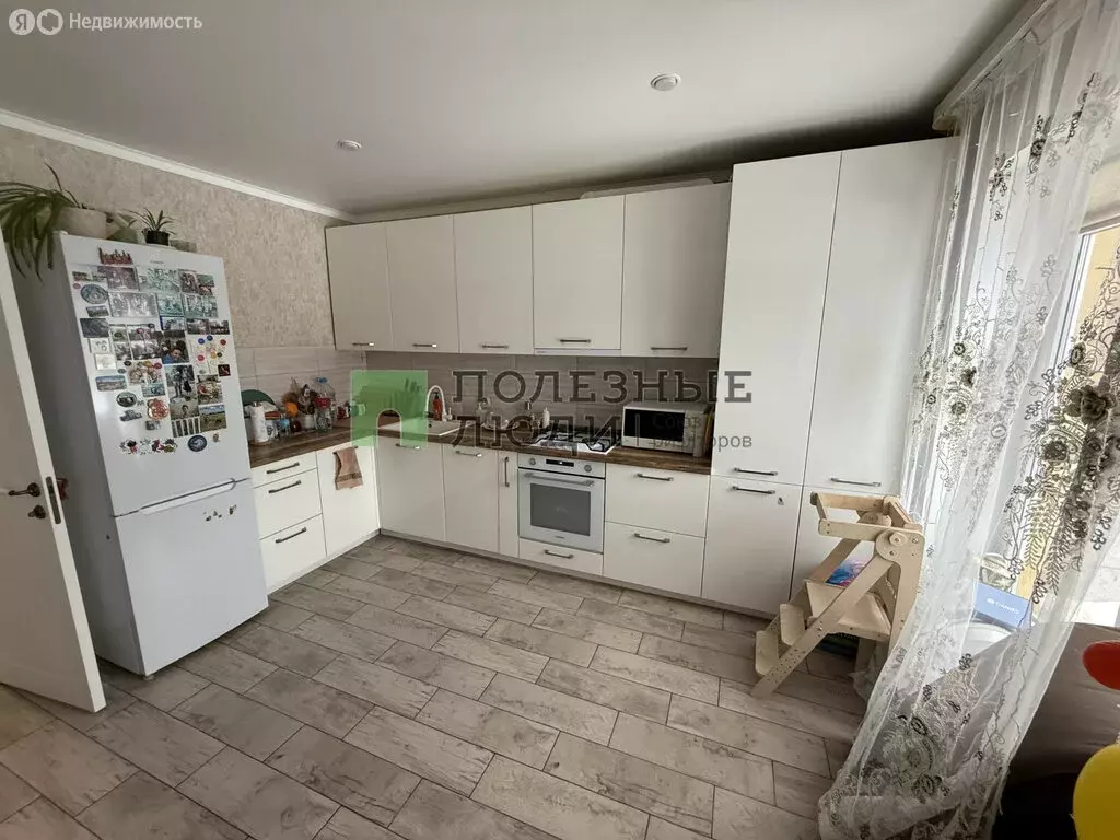 3-комнатная квартира: село Репное, Пражская улица, 1 (95 м) - Фото 1