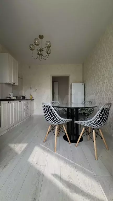 2-к. квартира, 70 м, 4/9 эт. - Фото 0