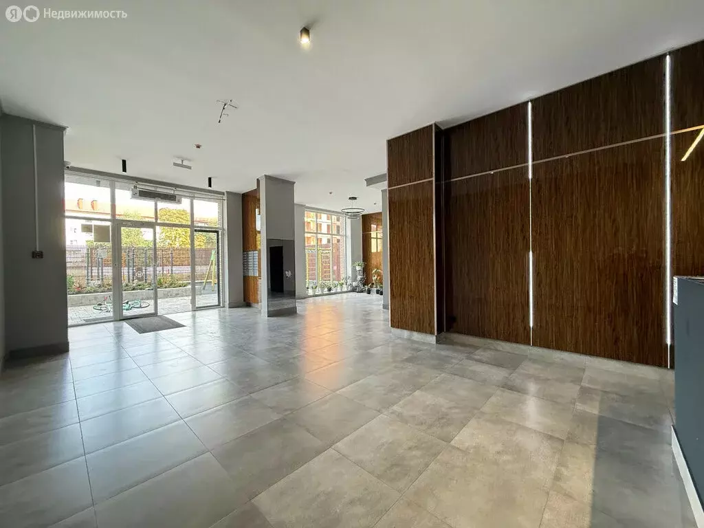 Квартира-студия: Нальчик, проспект Ленина, 46Б (72.2 м) - Фото 2