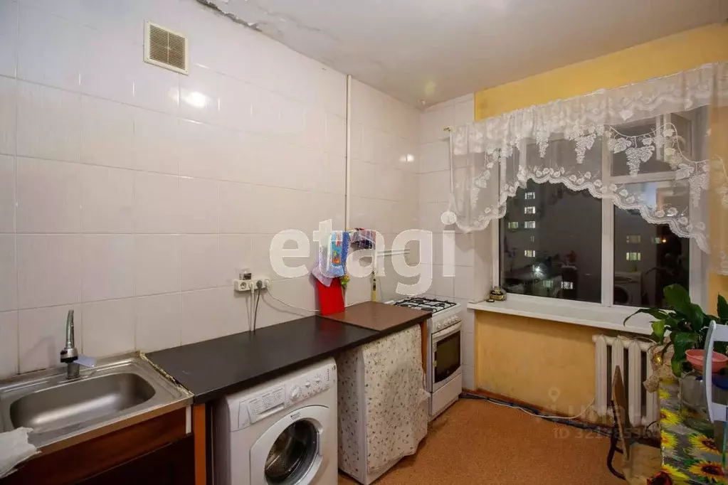 Комната Ямало-Ненецкий АО, Новый Уренгой ул. 26-го съезда КПСС, 10 ... - Фото 1