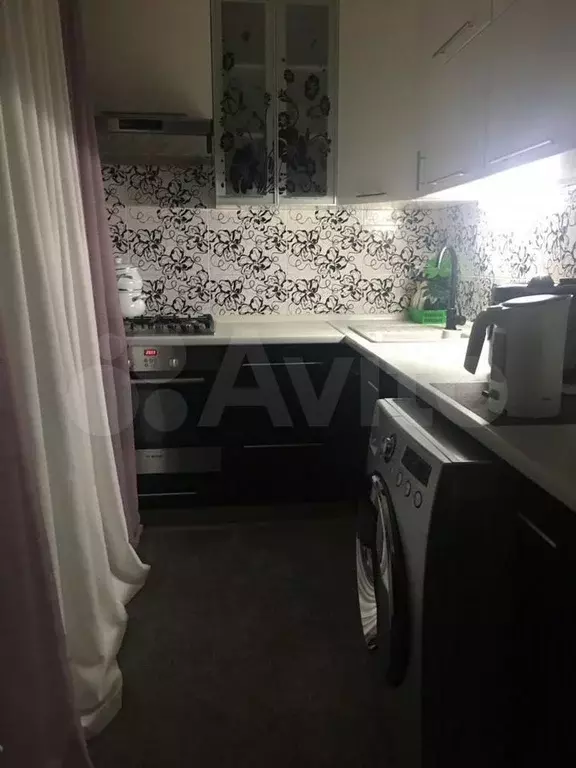 2-к. квартира, 60 м, 4/9 эт. - Фото 0