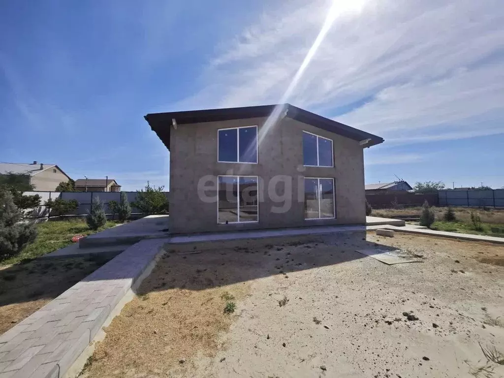 Дом в Крым, Сакский район, Ореховское с/пос, с. Михайловка ул. ... - Фото 1